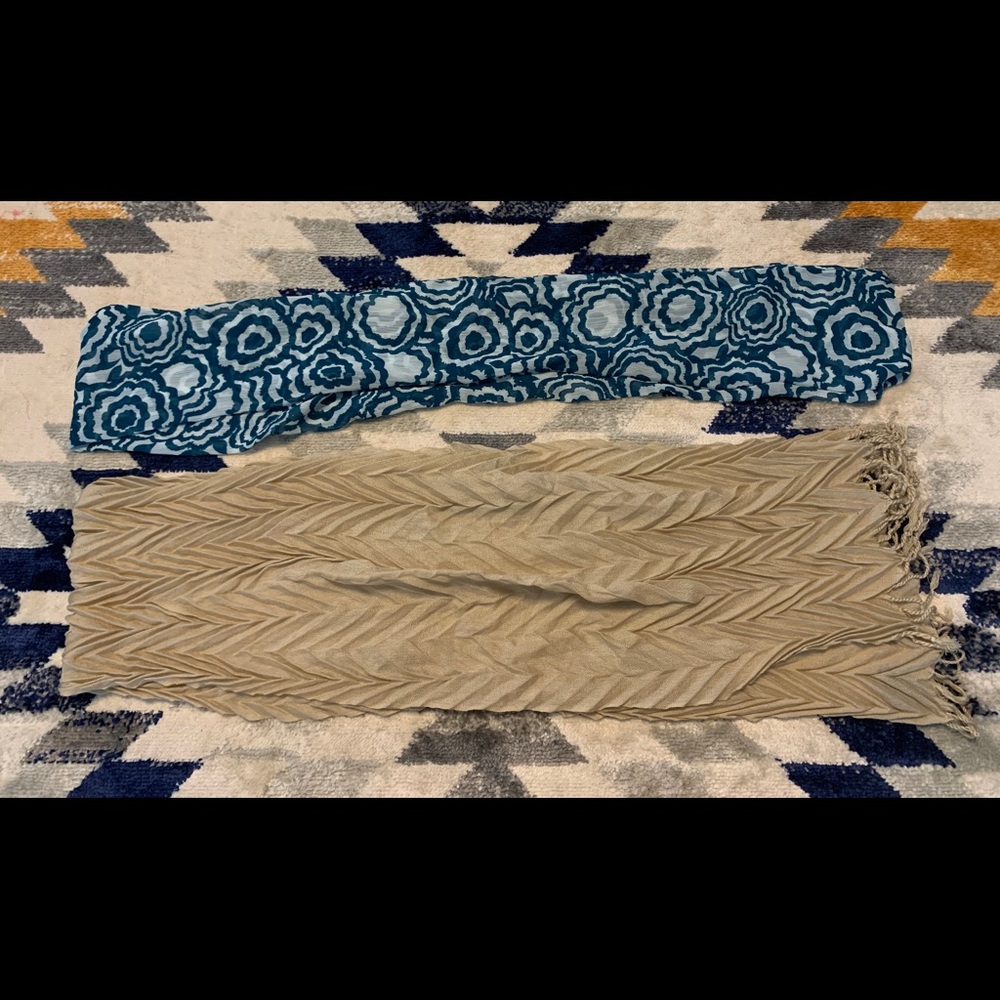 LOT of 2 Fashion Scarves